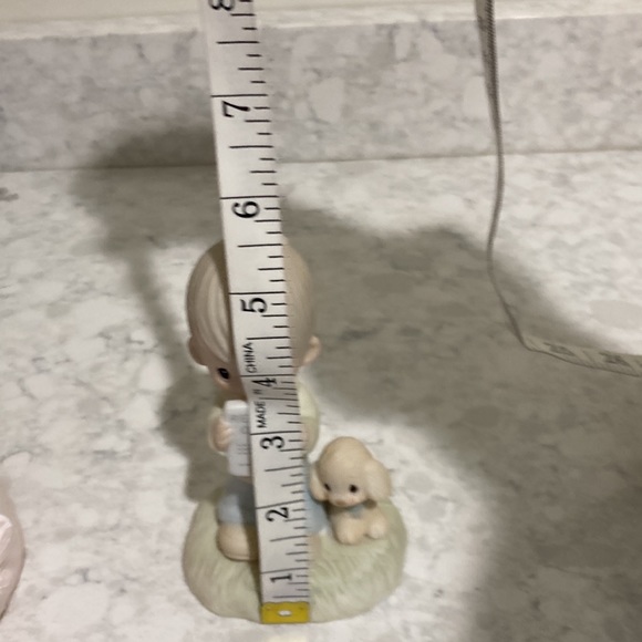 Precious Moments one of the original 21, God Understands figurine - Picture 9 of 10